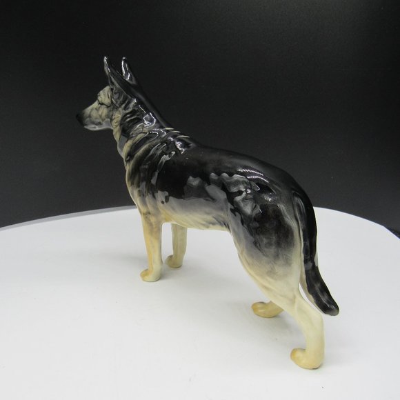 BESWICK DOG FIGURINE. 7 X 5 1/2 INCHES. GERMAN SHEPHERD/ALSATION - Picture 8 of 10